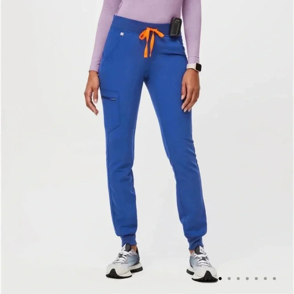 FIGS LIMITED EDITION ZAMORA JOGGERS Size L Petite Nurse Scrubs Medical Doctor - Picture 1 of 13